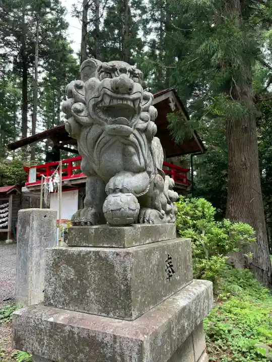 坪沼八幡神社の狛犬