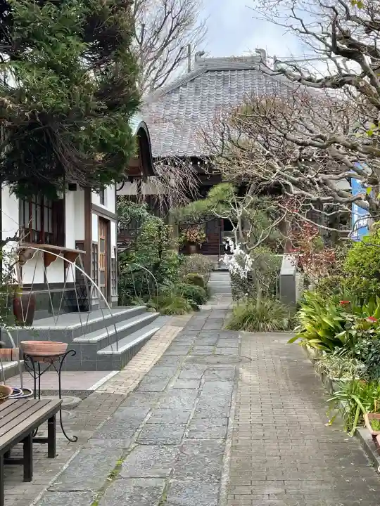 蟠龍寺の{uncategorized: "未分類", other: "その他", undefined: "問題あり", building: "その他建物", grave: "お墓", sacred_gate: "鳥居", guardian: "狛犬", statue: "像", buddha: "仏像", history: "歴史", nature: "自然", garden: "庭園", animal: "動物", pagoda: "塔", temizu: "手水舎", mountain_gate: "山門・神門", sanctuary: "本殿・本堂", subordinate: "末社・摂社", art: "芸術", scenery: "景色", jizo: "地蔵", ema: "絵馬", goshuin: "御朱印", omikuji: "おみくじ", items: "授与品その他", amulet: "お守り", goshuincho: "御朱印帳", eats: "食事", festival: "お祭り", votive_dance: "神楽", shichigosan: "七五三参", wedding: "結婚式", experience: "体験その他", initially: "初詣", around: "周辺", anti_infection: "感染症対策"}