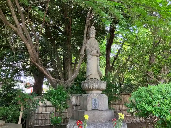 慶元寺の{uncategorized: "未分類", other: "その他", undefined: "問題あり", building: "その他建物", grave: "お墓", sacred_gate: "鳥居", guardian: "狛犬", statue: "像", buddha: "仏像", history: "歴史", nature: "自然", garden: "庭園", animal: "動物", pagoda: "塔", temizu: "手水舎", mountain_gate: "山門・神門", sanctuary: "本殿・本堂", subordinate: "末社・摂社", art: "芸術", scenery: "景色", jizo: "地蔵", ema: "絵馬", goshuin: "御朱印", omikuji: "おみくじ", items: "授与品その他", amulet: "お守り", goshuincho: "御朱印帳", eats: "食事", festival: "お祭り", votive_dance: "神楽", shichigosan: "七五三参", wedding: "結婚式", experience: "体験その他", initially: "初詣", around: "周辺", anti_infection: "感染症対策"}