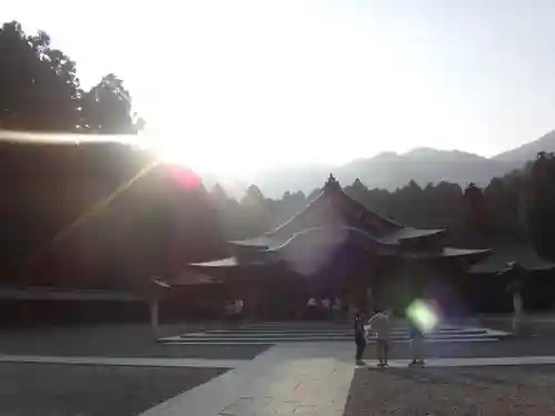 彌彦神社の建物その他