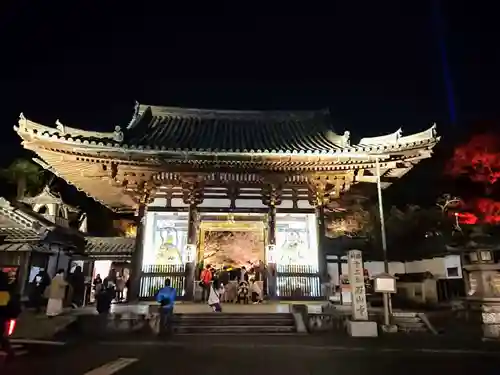 石山寺の山門