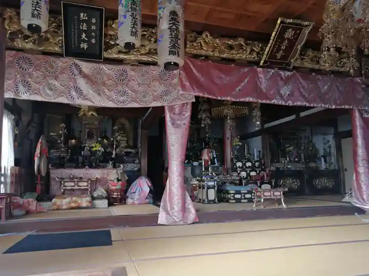 観音寺の本殿・本堂