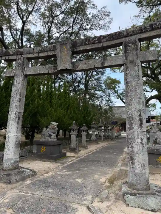 佐志八幡宮(佐志八幡神社)の{uncategorized: "未分類", other: "その他", undefined: "問題あり", building: "その他建物", grave: "お墓", sacred_gate: "鳥居", guardian: "狛犬", statue: "像", buddha: "仏像", history: "歴史", nature: "自然", garden: "庭園", animal: "動物", pagoda: "塔", temizu: "手水舎", mountain_gate: "山門・神門", sanctuary: "本殿・本堂", subordinate: "末社・摂社", art: "芸術", scenery: "景色", jizo: "地蔵", ema: "絵馬", goshuin: "御朱印", omikuji: "おみくじ", items: "授与品その他", amulet: "お守り", goshuincho: "御朱印帳", eats: "食事", festival: "お祭り", votive_dance: "神楽", shichigosan: "七五三参", wedding: "結婚式", experience: "体験その他", initially: "初詣", around: "周辺", anti_infection: "感染症対策"}