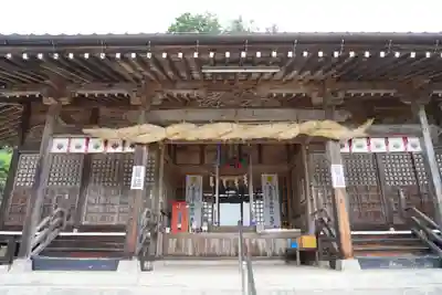 石母田 三吉神社の本殿・本堂