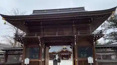 諏訪神社の山門・神門