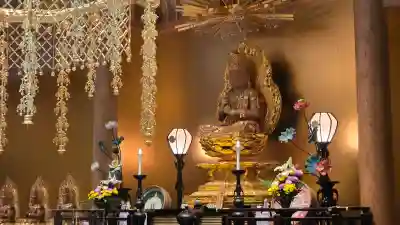 成田山深川不動堂（新勝寺東京別院）の{uncategorized: "未分類", other: "その他", undefined: "問題あり", building: "その他建物", grave: "お墓", sacred_gate: "鳥居", guardian: "狛犬", statue: "像", buddha: "仏像", history: "歴史", nature: "自然", garden: "庭園", animal: "動物", pagoda: "塔", temizu: "手水舎", mountain_gate: "山門・神門", sanctuary: "本殿・本堂", subordinate: "末社・摂社", art: "芸術", scenery: "景色", jizo: "地蔵", ema: "絵馬", goshuin: "御朱印", omikuji: "おみくじ", items: "授与品その他", amulet: "お守り", goshuincho: "御朱印帳", eats: "食事", festival: "お祭り", votive_dance: "神楽", shichigosan: "七五三参", wedding: "結婚式", experience: "体験その他", initially: "初詣", around: "周辺", anti_infection: "感染症対策"}