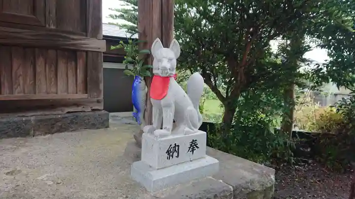 稲荷神社(中里)の狛犬