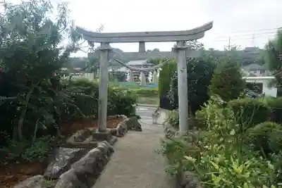 横浜御嶽神社の鳥居