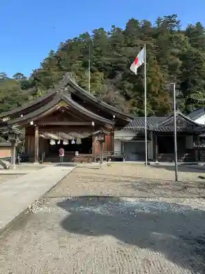 出雲大社の{uncategorized: "未分類", other: "その他", undefined: "問題あり", building: "その他建物", grave: "お墓", sacred_gate: "鳥居", guardian: "狛犬", statue: "像", buddha: "仏像", history: "歴史", nature: "自然", garden: "庭園", animal: "動物", pagoda: "塔", temizu: "手水舎", mountain_gate: "山門・神門", sanctuary: "本殿・本堂", subordinate: "末社・摂社", art: "芸術", scenery: "景色", jizo: "地蔵", ema: "絵馬", goshuin: "御朱印", omikuji: "おみくじ", items: "授与品その他", amulet: "お守り", goshuincho: "御朱印帳", eats: "食事", festival: "お祭り", votive_dance: "神楽", shichigosan: "七五三参", wedding: "結婚式", experience: "体験その他", initially: "初詣", around: "周辺", anti_infection: "感染症対策"}