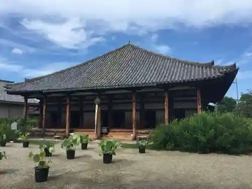 元興寺の本殿・本堂