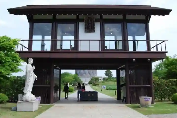 東本願寺本廟 牛久浄苑(牛久大仏)の山門・神門