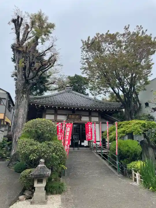 東光寺別院桜ヶ池不動院の{uncategorized: "未分類", other: "その他", undefined: "問題あり", building: "その他建物", grave: "お墓", sacred_gate: "鳥居", guardian: "狛犬", statue: "像", buddha: "仏像", history: "歴史", nature: "自然", garden: "庭園", animal: "動物", pagoda: "塔", temizu: "手水舎", mountain_gate: "山門・神門", sanctuary: "本殿・本堂", subordinate: "末社・摂社", art: "芸術", scenery: "景色", jizo: "地蔵", ema: "絵馬", goshuin: "御朱印", omikuji: "おみくじ", items: "授与品その他", amulet: "お守り", goshuincho: "御朱印帳", eats: "食事", festival: "お祭り", votive_dance: "神楽", shichigosan: "七五三参", wedding: "結婚式", experience: "体験その他", initially: "初詣", around: "周辺", anti_infection: "感染症対策"}