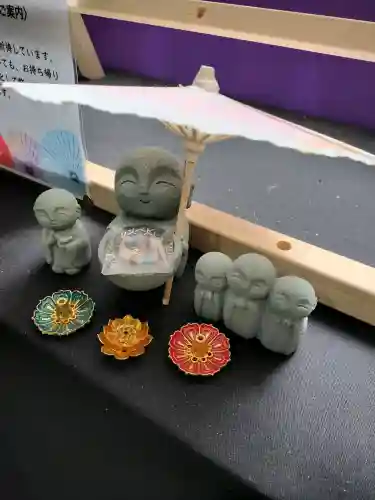 笠置寺の{uncategorized: "未分類", other: "その他", undefined: "問題あり", building: "その他建物", grave: "お墓", sacred_gate: "鳥居", guardian: "狛犬", statue: "像", buddha: "仏像", history: "歴史", nature: "自然", garden: "庭園", animal: "動物", pagoda: "塔", temizu: "手水舎", mountain_gate: "山門・神門", sanctuary: "本殿・本堂", subordinate: "末社・摂社", art: "芸術", scenery: "景色", jizo: "地蔵", ema: "絵馬", goshuin: "御朱印", omikuji: "おみくじ", items: "授与品その他", amulet: "お守り", goshuincho: "御朱印帳", eats: "食事", festival: "お祭り", votive_dance: "神楽", shichigosan: "七五三参", wedding: "結婚式", experience: "体験その他", initially: "初詣", around: "周辺", anti_infection: "感染症対策"}