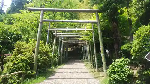 八王寺の鳥居