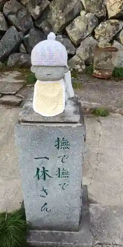 瓦屋寺の像