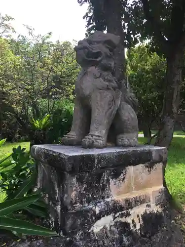 世持神社の狛犬