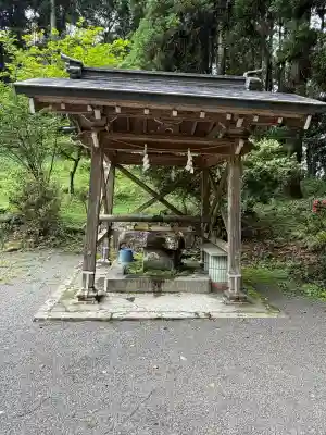 日光神社の{uncategorized: "未分類", other: "その他", undefined: "問題あり", building: "その他建物", grave: "お墓", sacred_gate: "鳥居", guardian: "狛犬", statue: "像", buddha: "仏像", history: "歴史", nature: "自然", garden: "庭園", animal: "動物", pagoda: "塔", temizu: "手水舎", mountain_gate: "山門・神門", sanctuary: "本殿・本堂", subordinate: "末社・摂社", art: "芸術", scenery: "景色", jizo: "地蔵", ema: "絵馬", goshuin: "御朱印", omikuji: "おみくじ", items: "授与品その他", amulet: "お守り", goshuincho: "御朱印帳", eats: "食事", festival: "お祭り", votive_dance: "神楽", shichigosan: "七五三参", wedding: "結婚式", experience: "体験その他", initially: "初詣", around: "周辺", anti_infection: "感染症対策"}