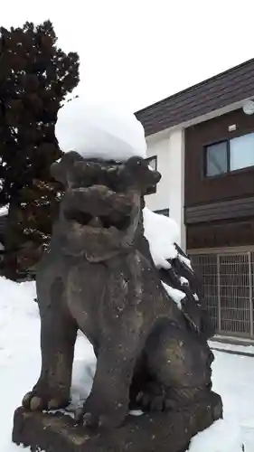 烈々布神社の狛犬