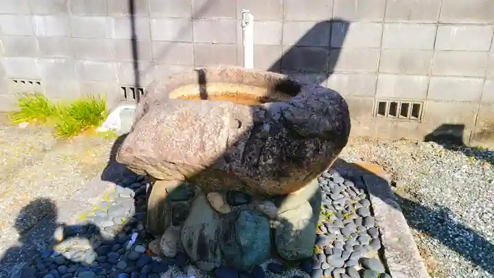 白山社の手水舎