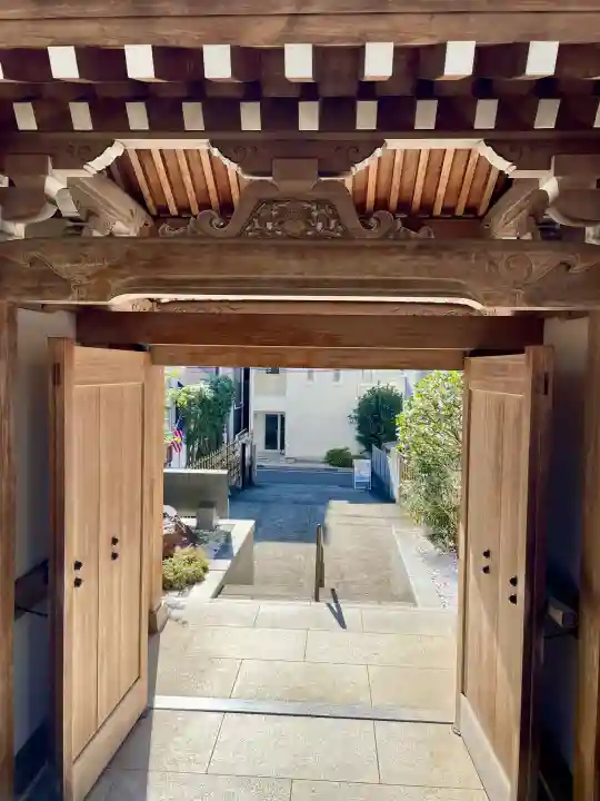 法雲寺の{uncategorized: "未分類", other: "その他", undefined: "問題あり", building: "その他建物", grave: "お墓", sacred_gate: "鳥居", guardian: "狛犬", statue: "像", buddha: "仏像", history: "歴史", nature: "自然", garden: "庭園", animal: "動物", pagoda: "塔", temizu: "手水舎", mountain_gate: "山門・神門", sanctuary: "本殿・本堂", subordinate: "末社・摂社", art: "芸術", scenery: "景色", jizo: "地蔵", ema: "絵馬", goshuin: "御朱印", omikuji: "おみくじ", items: "授与品その他", amulet: "お守り", goshuincho: "御朱印帳", eats: "食事", festival: "お祭り", votive_dance: "神楽", shichigosan: "七五三参", wedding: "結婚式", experience: "体験その他", initially: "初詣", around: "周辺", anti_infection: "感染症対策"}