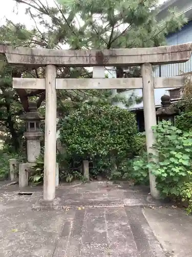 陽洲院宝周寺の鳥居