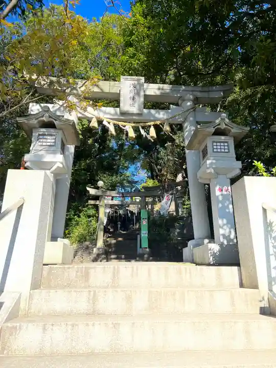 多摩川浅間神社の鳥居