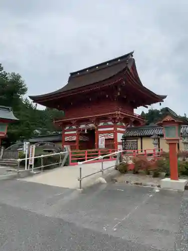 美濃國一宮　南宮大社の山門・神門