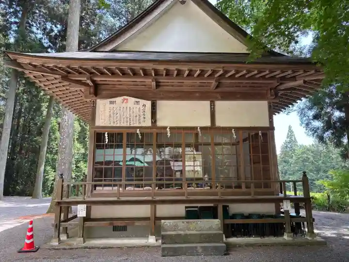岩戸別神社の{uncategorized: "未分類", other: "その他", undefined: "問題あり", building: "その他建物", grave: "お墓", sacred_gate: "鳥居", guardian: "狛犬", statue: "像", buddha: "仏像", history: "歴史", nature: "自然", garden: "庭園", animal: "動物", pagoda: "塔", temizu: "手水舎", mountain_gate: "山門・神門", sanctuary: "本殿・本堂", subordinate: "末社・摂社", art: "芸術", scenery: "景色", jizo: "地蔵", ema: "絵馬", goshuin: "御朱印", omikuji: "おみくじ", items: "授与品その他", amulet: "お守り", goshuincho: "御朱印帳", eats: "食事", festival: "お祭り", votive_dance: "神楽", shichigosan: "七五三参", wedding: "結婚式", experience: "体験その他", initially: "初詣", around: "周辺", anti_infection: "感染症対策"}