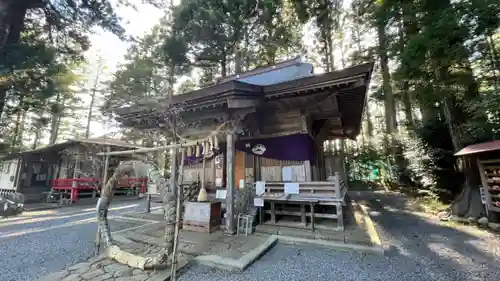 坪沼八幡神社の本殿