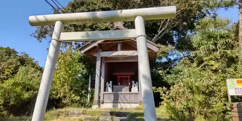 神明社の鳥居