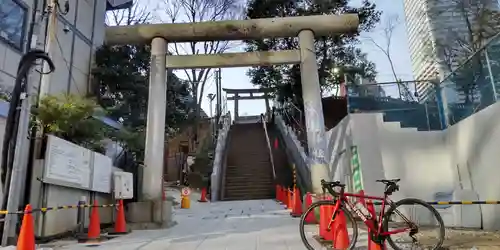 西久保八幡神社の鳥居
