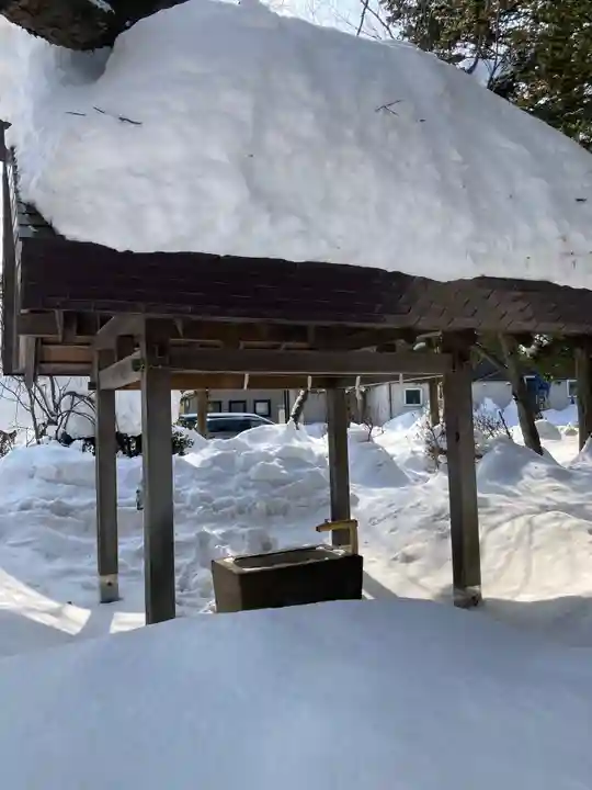 北広島市総鎮守 廣島神社の手水舎