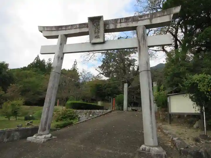 苗敷山 穂見神社 里宮(山梨県)