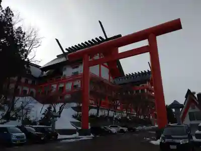 宝徳山稲荷大社(新潟県)