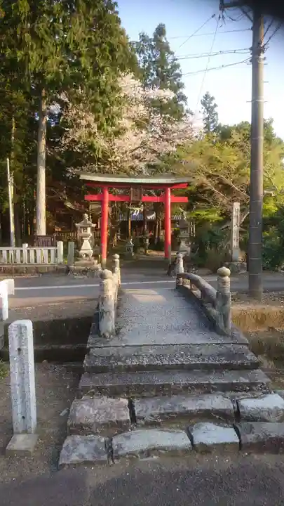 誕生八幡神社の鳥居