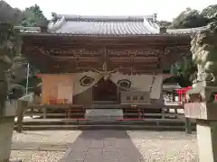 白山神社の本殿