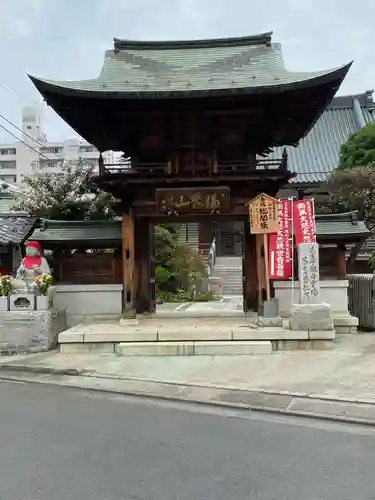 徳林寺の山門