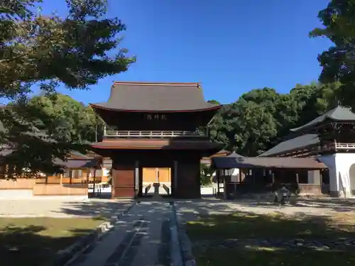 乾坤院の山門