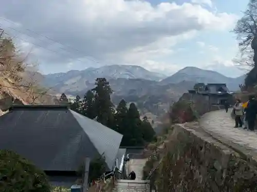 宝珠山 立石寺の{uncategorized: "未分類", other: "その他", undefined: "問題あり", building: "その他建物", grave: "お墓", sacred_gate: "鳥居", guardian: "狛犬", statue: "像", buddha: "仏像", history: "歴史", nature: "自然", garden: "庭園", animal: "動物", pagoda: "塔", temizu: "手水舎", mountain_gate: "山門・神門", sanctuary: "本殿・本堂", subordinate: "末社・摂社", art: "芸術", scenery: "景色", jizo: "地蔵", ema: "絵馬", goshuin: "御朱印", omikuji: "おみくじ", items: "授与品その他", amulet: "お守り", goshuincho: "御朱印帳", eats: "食事", festival: "お祭り", votive_dance: "神楽", shichigosan: "七五三参", wedding: "結婚式", experience: "体験その他", initially: "初詣", around: "周辺", anti_infection: "感染症対策"}