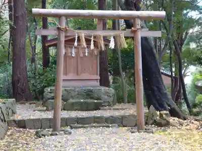 彌彦神社の末社・摂社