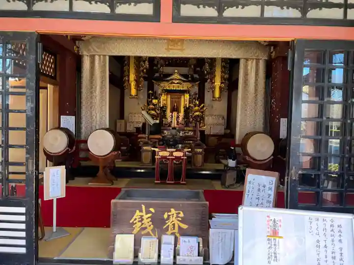 日朝堂の本殿・本堂