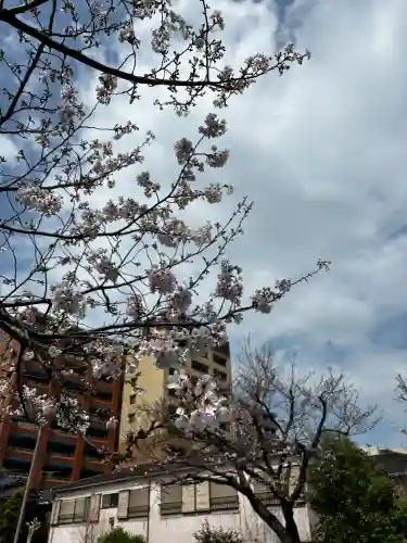 生麦神明社の{uncategorized: "未分類", other: "その他", undefined: "問題あり", building: "その他建物", grave: "お墓", sacred_gate: "鳥居", guardian: "狛犬", statue: "像", buddha: "仏像", history: "歴史", nature: "自然", garden: "庭園", animal: "動物", pagoda: "塔", temizu: "手水舎", mountain_gate: "山門・神門", sanctuary: "本殿・本堂", subordinate: "末社・摂社", art: "芸術", scenery: "景色", jizo: "地蔵", ema: "絵馬", goshuin: "御朱印", omikuji: "おみくじ", items: "授与品その他", amulet: "お守り", goshuincho: "御朱印帳", eats: "食事", festival: "お祭り", votive_dance: "神楽", shichigosan: "七五三参", wedding: "結婚式", experience: "体験その他", initially: "初詣", around: "周辺", anti_infection: "感染症対策"}
