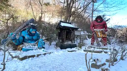 湯澤神社の像