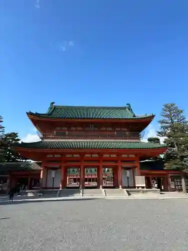 平安神宮の{uncategorized: "未分類", other: "その他", undefined: "問題あり", building: "その他建物", grave: "お墓", sacred_gate: "鳥居", guardian: "狛犬", statue: "像", buddha: "仏像", history: "歴史", nature: "自然", garden: "庭園", animal: "動物", pagoda: "塔", temizu: "手水舎", mountain_gate: "山門・神門", sanctuary: "本殿・本堂", subordinate: "末社・摂社", art: "芸術", scenery: "景色", jizo: "地蔵", ema: "絵馬", goshuin: "御朱印", omikuji: "おみくじ", items: "授与品その他", amulet: "お守り", goshuincho: "御朱印帳", eats: "食事", festival: "お祭り", votive_dance: "神楽", shichigosan: "七五三参", wedding: "結婚式", experience: "体験その他", initially: "初詣", around: "周辺", anti_infection: "感染症対策"}