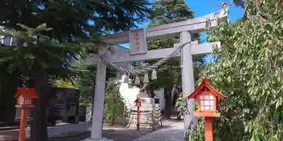 草加神社の鳥居