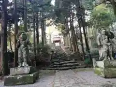 両子寺の像