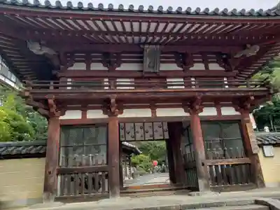 岡寺（龍蓋寺）の山門・神門