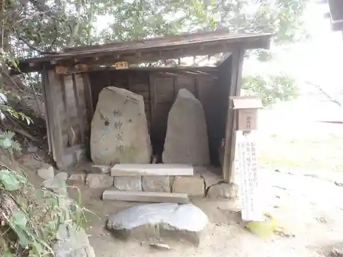 舟島神社の本殿