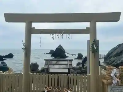 二見興玉神社の{uncategorized: "未分類", other: "その他", undefined: "問題あり", building: "その他建物", grave: "お墓", sacred_gate: "鳥居", guardian: "狛犬", statue: "像", buddha: "仏像", history: "歴史", nature: "自然", garden: "庭園", animal: "動物", pagoda: "塔", temizu: "手水舎", mountain_gate: "山門・神門", sanctuary: "本殿・本堂", subordinate: "末社・摂社", art: "芸術", scenery: "景色", jizo: "地蔵", ema: "絵馬", goshuin: "御朱印", omikuji: "おみくじ", items: "授与品その他", amulet: "お守り", goshuincho: "御朱印帳", eats: "食事", festival: "お祭り", votive_dance: "神楽", shichigosan: "七五三参", wedding: "結婚式", experience: "体験その他", initially: "初詣", around: "周辺", anti_infection: "感染症対策"}