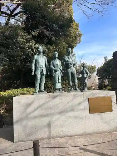 靖國神社の像